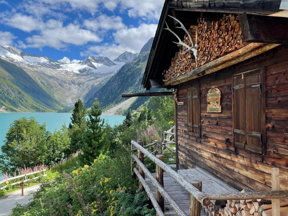 Apartment Between Mayrhofen And Finkenberg Bagian luar foto