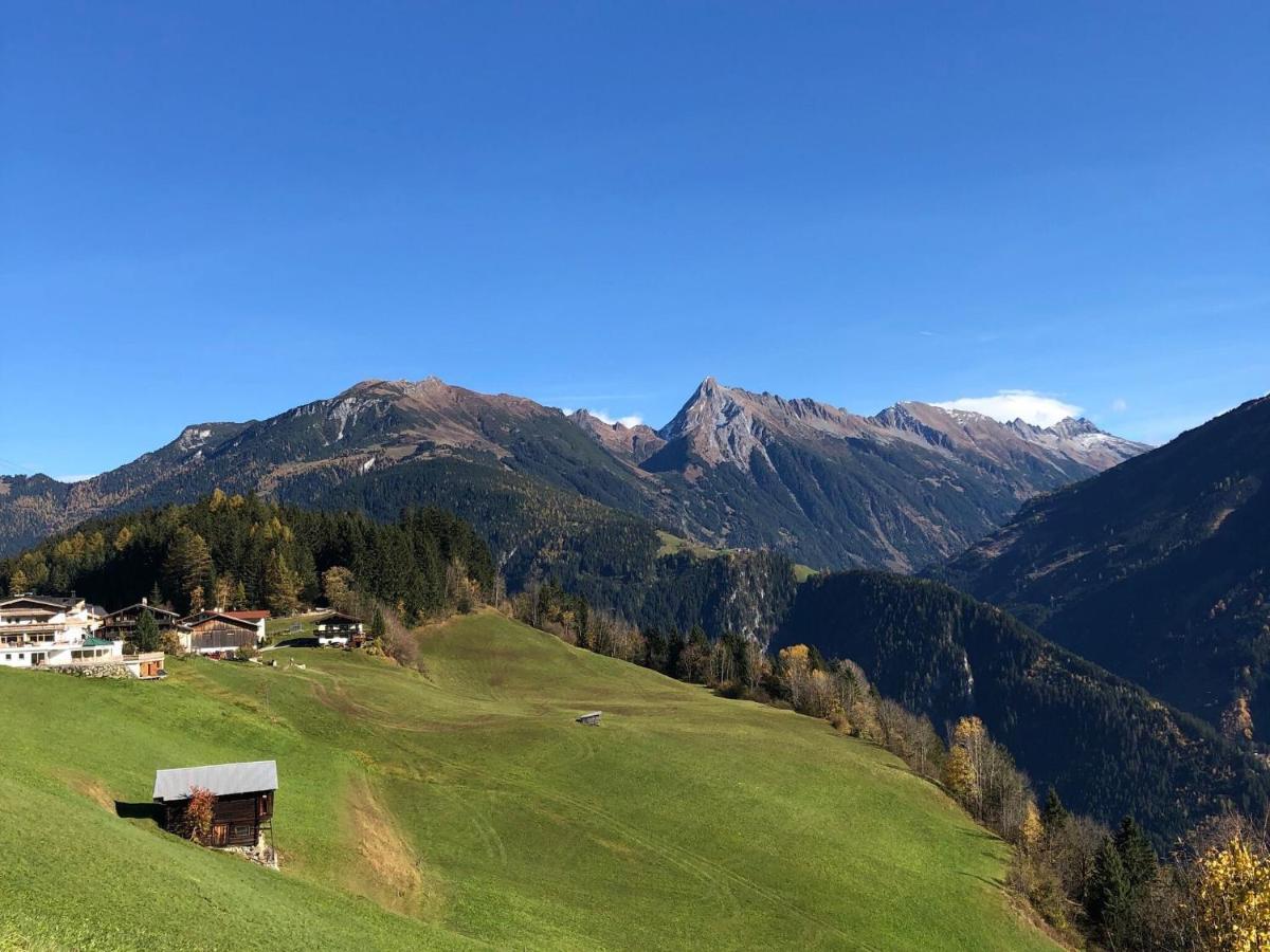 Apartment Between Mayrhofen And Finkenberg Bagian luar foto