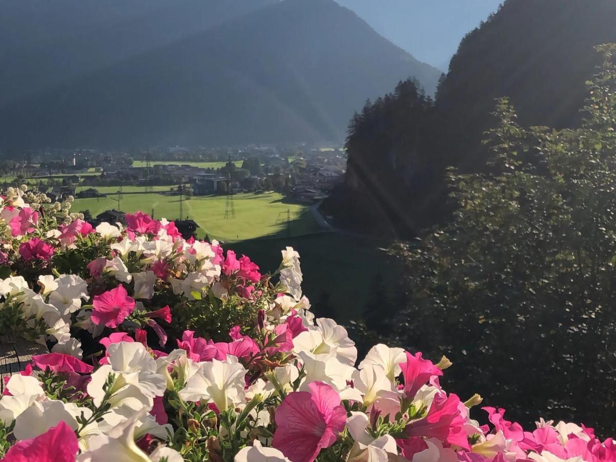 Apartment Between Mayrhofen And Finkenberg Bagian luar foto