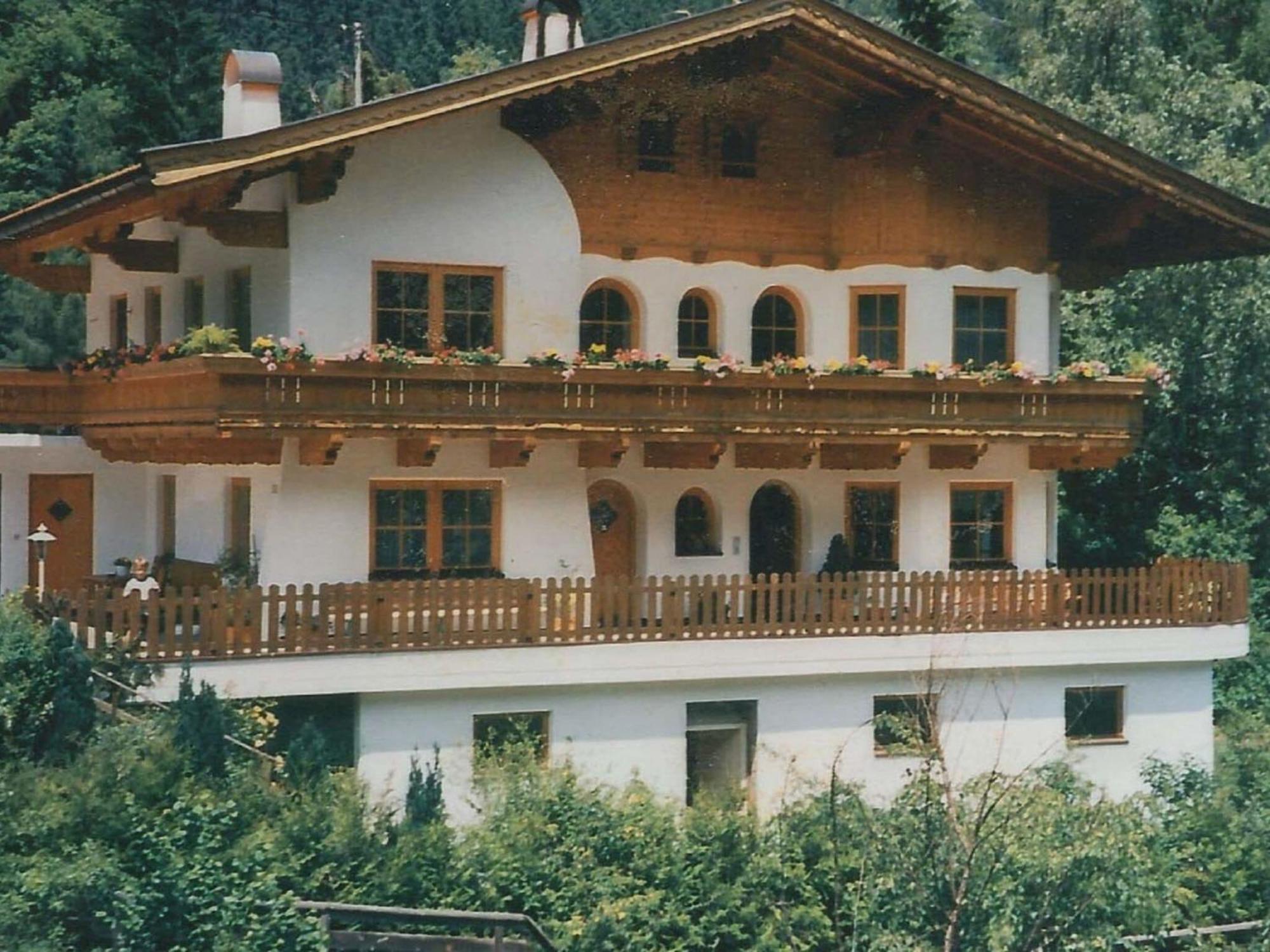 Apartment Between Mayrhofen And Finkenberg Bagian luar foto