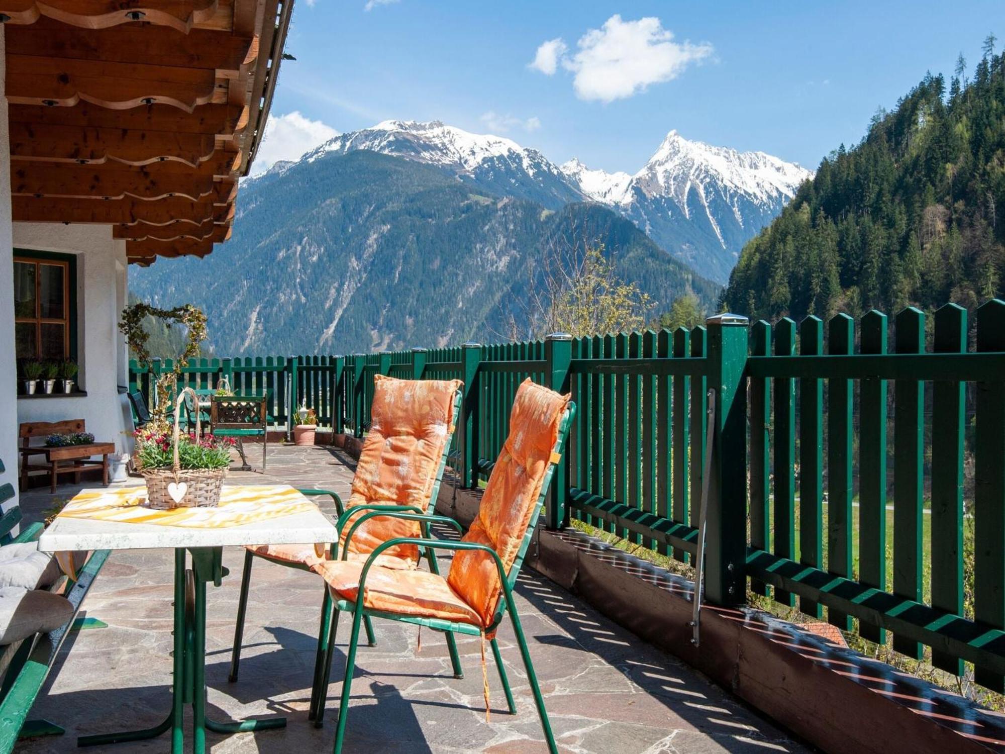 Apartment Between Mayrhofen And Finkenberg Bagian luar foto
