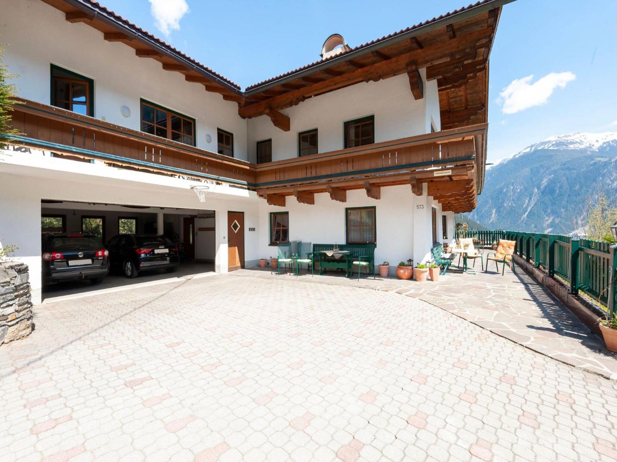 Apartment Between Mayrhofen And Finkenberg Bagian luar foto
